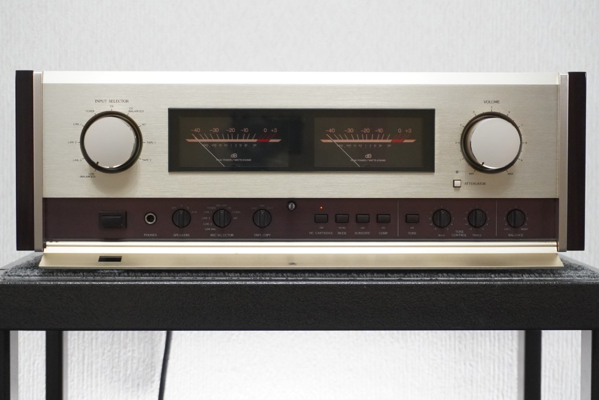 希少 アキュフェーズ E-305 希少 Accuphase E-305 プリメインアンプ